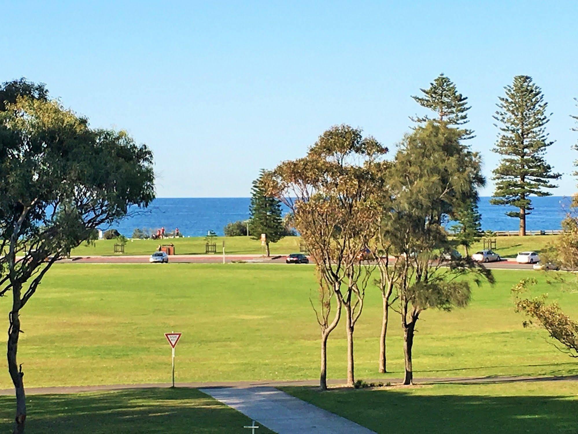 Beach Park Motel Wollongong Exterior foto